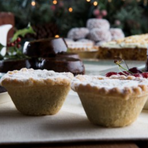 5 MINCE PIES